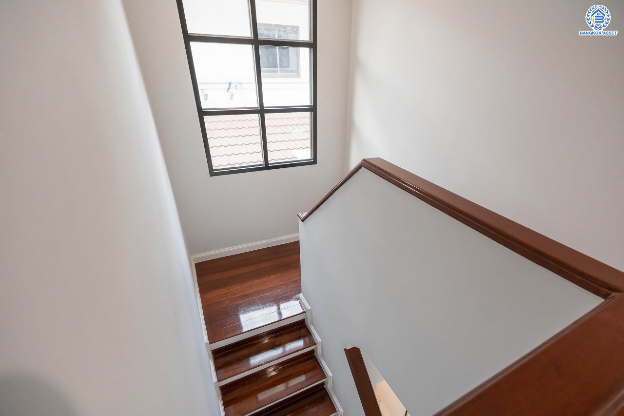 บ้านมือสองตกแต่งใหม่ โครงการ ศุภาลัย ออร์คิดปาร์ค2 ราชพฤกษ์-จรัญฯ ดีไซน์หรูหรา เนื้อที่ 50 ตร.ว. ฟังก์ชัน 3 ห้องนอน 2 ห้องน้ำ จอดรถได้ 2 คัน บนทำเลเดินทางสะดวก เชื่อมต่อหลายเส้นทาง และเดอะมอลล์บางแค ทางด่วน "กาญจนาภิเษก" และรถไฟฟ้าสายสีน้ำเงิน "สถานีภาษีเจริญ"